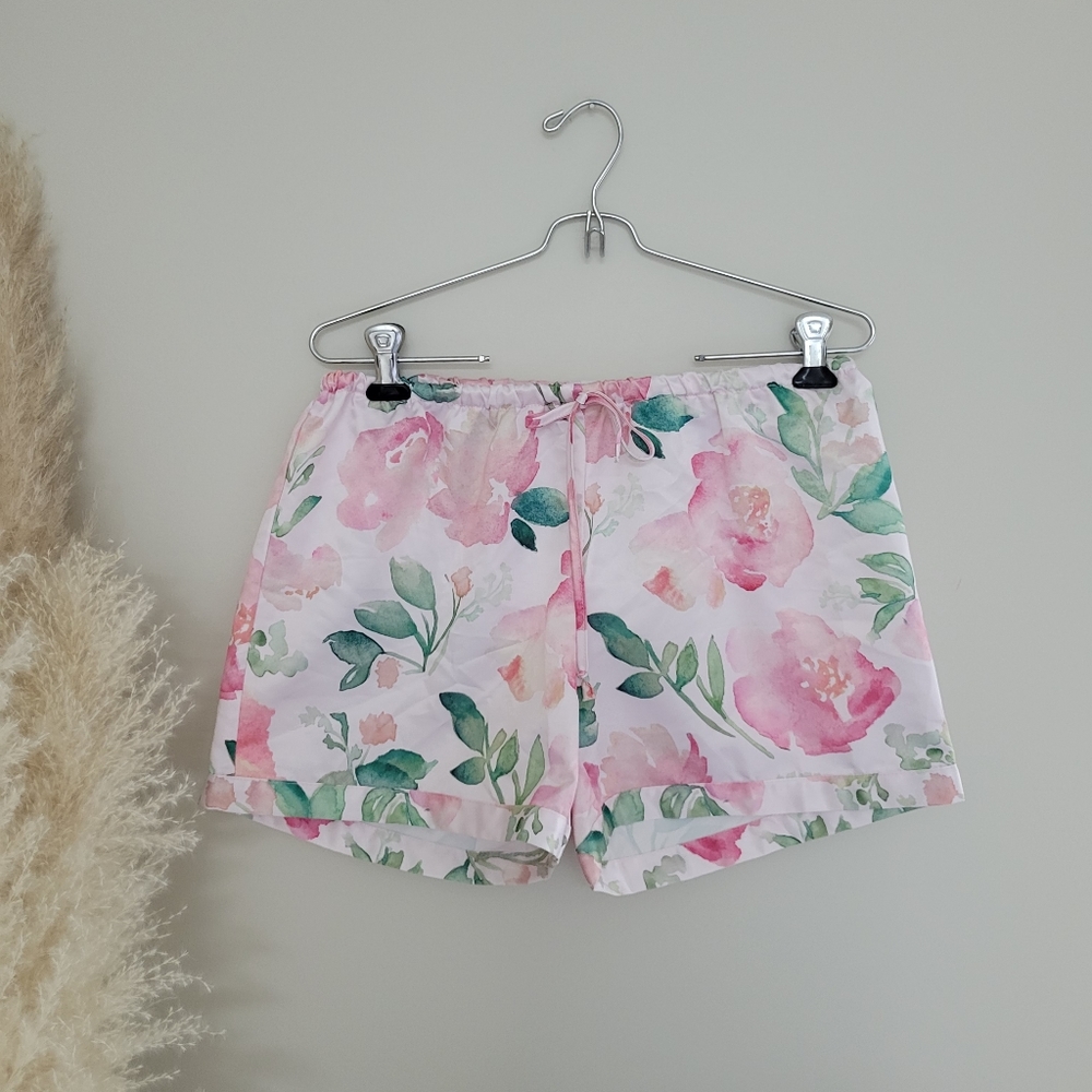 🌸 Cute floral satin PJ shorts size small barbie